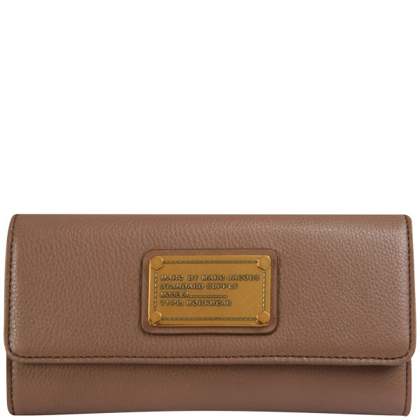 Marc By Jacobs Long Trifold Purse Rootbeer One Size Free Marc By Jacobs Long Trifold Purse Rootbeer One Size Image 1