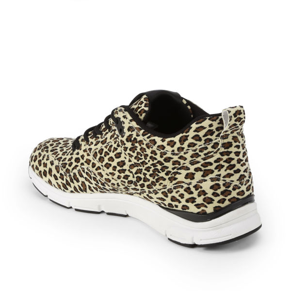 zilo snow leopard trainer