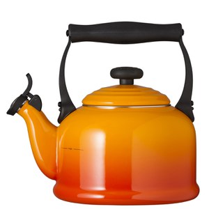 Le Creuset Traditional Kettle with Whistle - Volcanic