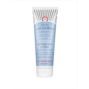 First Aid Beauty Gesichtsreinigung Supersize - 226g