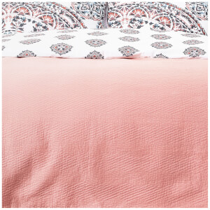 in homeware Chevron Matelassé Throw - Blush