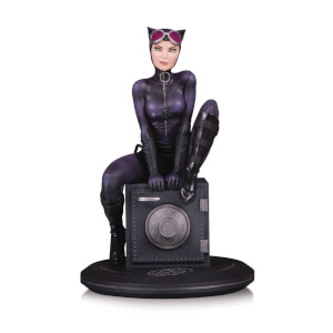 DC Cover Girls Catwoman By Joelle Jones Statue