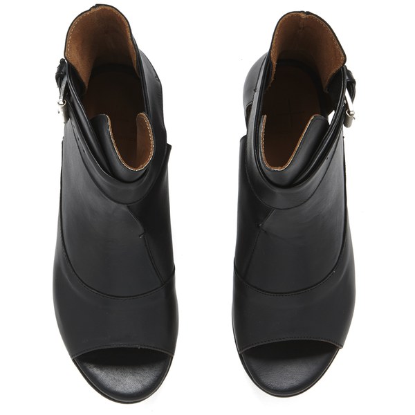 black flatform boots