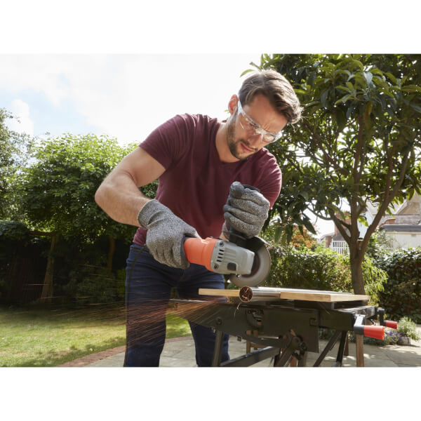 BLACK+DECKER 115mm 710W Corded Angle Grinder with 5 Cutting Discs (BEG010A5GB) Homebase