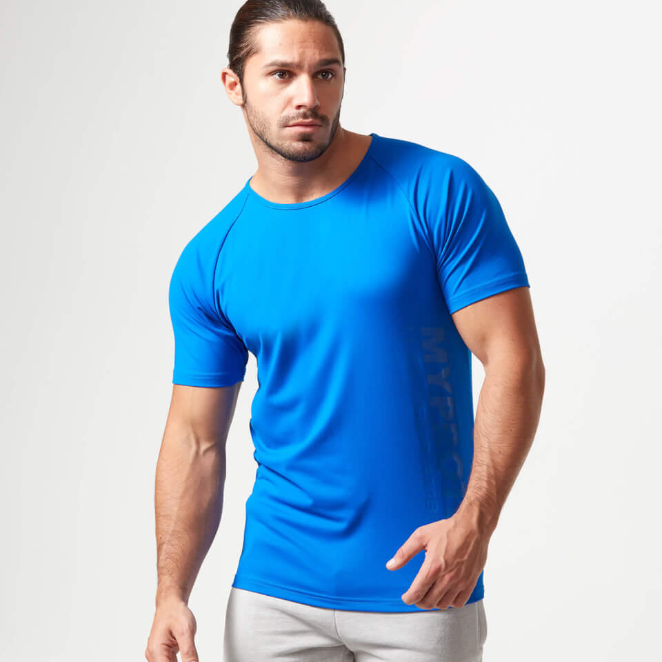 Compra Camiseta Técnica Bold para Hombre | Myprotein.es Compra Camiseta Técnica Bold para Hombre | Myprotein.es