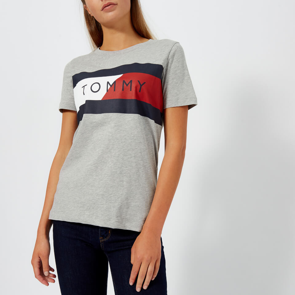  Tommy  Hilfiger  Women  s Athleisure Elenor Crew Neck T Shirt  