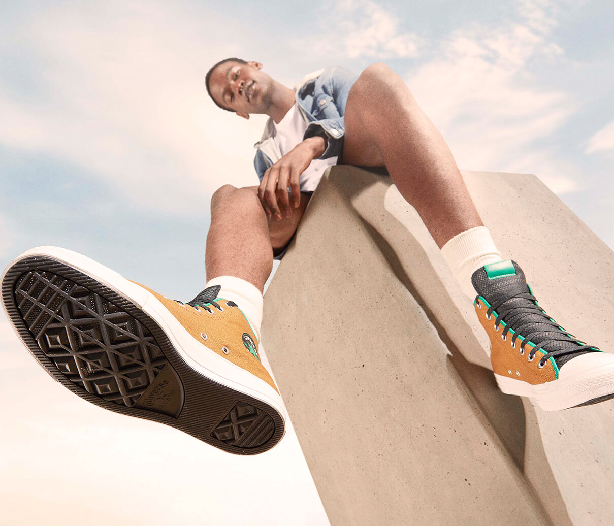 SUMMER SNEAKS