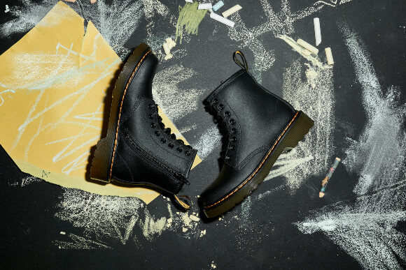 KIDS KICKS