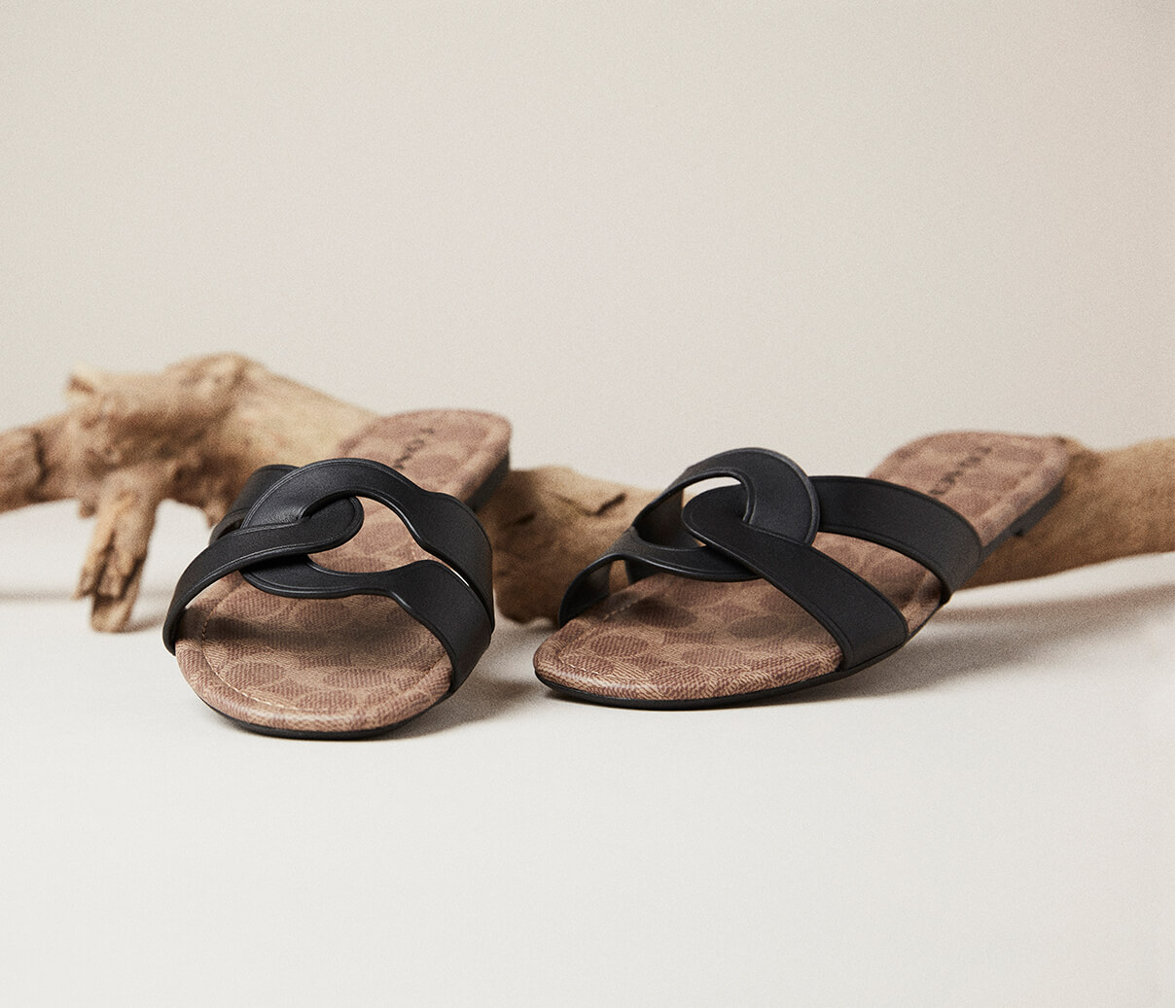 NEW SEASON SANDALS